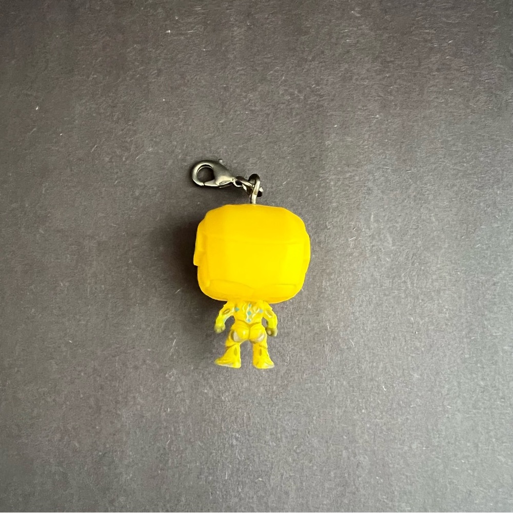 Funko Pop Power Rangers Yellow Ranger Keychain - Picture 2 of 2